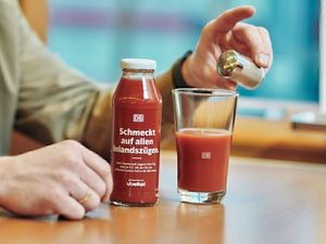 Tomatensaft auf der Schiene? Der unerwartete Marketinghit der Deutschen Bahn Tomatensaft auf der Schiene? Der unerwartete Marketinghit der Deutschen Bahn