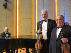 Das Bader Ensemble unter der Leitung von Ferenc Bader sorgt für stimmungsvolle Konzerte Das Bader Ensemble unter der Leitung von Ferenc Bader sorgt für stimmungsvolle Konzerte