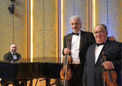 Das Bader Ensemble unter der Leitung von Ferenc Bader sorgt für stimmungsvolle Konzerte 