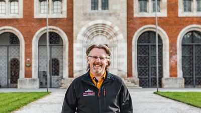 Sebastian Hänel pflegt mit seiner Tätigkeit als Brunnwart in der Alten Saline nicht nur eine wertvolle Tradition, sondern auch das kulturelle Erbe der oberbayerischen Stadt Bad Reichenhall