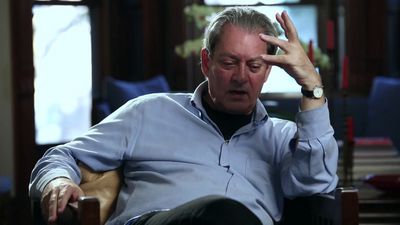 Paul Benjamin Auster ist ein US-amerikanischer Schriftsteller, der auch als Filmregisseur, Drehbuchautor, Kritiker, Übersetzer und Herausgeber arbeitet