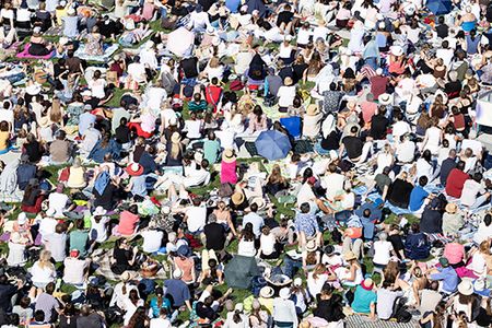 Rund 35.000 Opernfreunde im Nationaltheater, auf dem Max-Joseph-Platz 