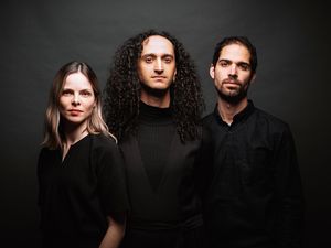 Trio Abstrakt 2025