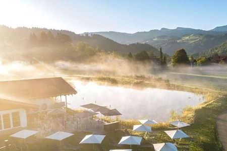 Die warme Jahreszeit steht an – in Haubers Naturresort im Allgäu starten damit wieder zahlreiche Veranstaltungen am Berg oder Naturbadesee