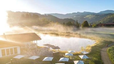 Das eigene Heu ist in Haubers Naturresort im Allgäu überall präsent und findet nicht nur bei diversen Spa-Treatments wie beim Heubad oder -peeling Anwendung
