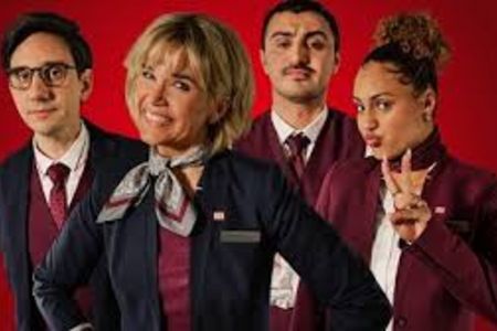 In der Mini-Serie mit 3-4-minütigen Episoden spielt die Entertainerin Anke Engelke die Hauptrolle der Zugchefin Tina