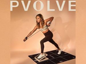 Jennifer Aniston als Markenbotschafterin und Hauptdarstellerin der ersten globalen Brandkampagne von Pvolve
