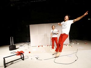 performing:group feiert die 250. Vorstellung von „Trashedy“ performing:group feiert die 250. Vorstellung von „Trashedy“