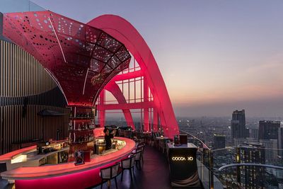 Zwischen Red Sky Bar und der CRU Champagne Bar finden Bangkok-Besucher im 57. Stock des Centara Grand at Central World das COCOA XO