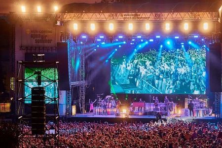 Zahlreiche Events mit hochkarätigen Line-ups beim HUK-COBURG Open-Air-Sommer locken jährlich hunderttausende Besucher in die oberfränkische Kulturmetropole