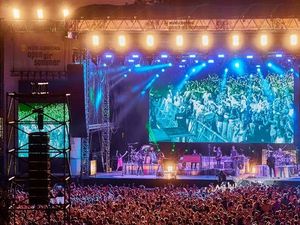 Zahlreiche Events mit hochkarätigen Line-ups beim HUK-COBURG Open-Air-Sommer locken jährlich hunderttausende Besucher in die oberfränkische Kulturmetropole Zahlreiche Events mit hochkarätigen Line-ups beim HUK-COBURG Open-Air-Sommer locken jährlich hunderttausende Besucher in die oberfränkische Kulturmetropole