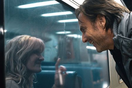 Tess (Laura Dern) und Alex (Will Arnett) leben bereits getrennt voneinander, verstehen sich aber gut