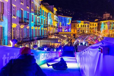Nach dem Vorjahreserfolg begrüßt das farbenfrohe Winterland Locarno ab 21. November 2024 wieder Gäste auf der Piazza Grande im Herzen der Tessiner Stadt am Lago Maggiore
