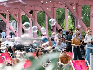 Buntes Festivalprogramm im Wunderland