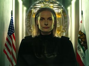Künstliche Intelligenz mit menschlichem Antliz: Richterin Maddox (Rebecca Ferguson) Künstliche Intelligenz mit menschlichem Antliz: Richterin Maddox (Rebecca Ferguson)