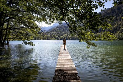 Ob Wanderung, Waldbaden oder echtes Baden im Thumsee – rund um Bad Reichenhall lässt sich die Natur am intensivsten allein erleben