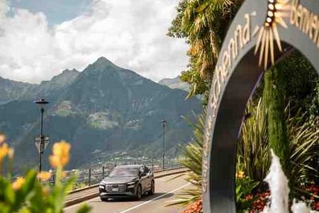 Die mediterranen Routen und Bergpässe rund um die Gemeinde Schenna bei Meran erkunden Teilnehmer des Events schenna e.motion – electric.experience.südtirol im eigenen E-Auto