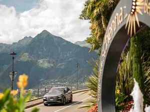 Die mediterranen Routen und Bergpässe rund um die Gemeinde Schenna bei Meran erkunden Teilnehmer des Events schenna e.motion – electric.experience.südtirol im eigenen E-Auto