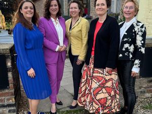 Kathrin de Blois, Angelika Böhling, Ann-Kathrin Prömpers, Christa Stein und Irene Blank