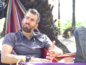 Fadi Hachicho ist ein leidenschaftlicher, erfahrener Bergführer und Bergsteiger in Ras Al Khaimah Fadi Hachicho ist ein leidenschaftlicher, erfahrener Bergführer und Bergsteiger in Ras Al Khaimah