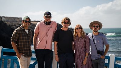 Regisseur Jan-Ole Gerster, die Hauptdarsteller:innen Sam Riley (Rolle Tom) und Stacy Martin (Rolle Anne) und den Director of Photography Juan Sarmiento G