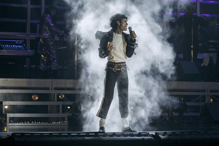 Michael Jackson (Jaafar Jackson) bei einem Auftritt