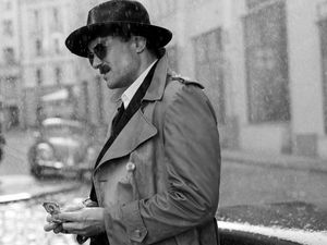 Wie der Held eines Film noir: Josef Mengele (August Diehl) in Buenos Aires Wie der Held eines Film noir: Josef Mengele (August Diehl) in Buenos Aires