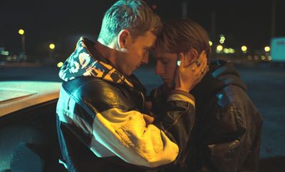 Mirko (Franz Pätzold) und sein Bruder Kai (Louis Hofmann)