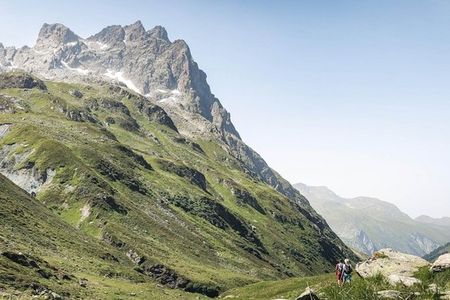 Die weitläufige Region St. Anton am Arlberg in Österreich ist Heimat der aussichtsreichen und anspruchsvollen Verwallrunde