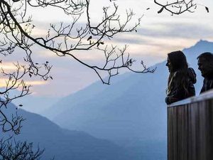 Von November bis Anfang Januar erleben Schenna-Besucher die Südtiroler Gemeinde oberhalb von Meran von ihrer ruhigen und genussvollen Seite Von November bis Anfang Januar erleben Schenna-Besucher die Südtiroler Gemeinde oberhalb von Meran von ihrer ruhigen und genussvollen Seite