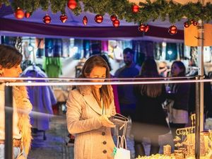 Der Weihnachtsmarkt im Pueblo Español in Mallorcas Hauptstadt lädt zum Geschenke-Shopping ein Der Weihnachtsmarkt im Pueblo Español in Mallorcas Hauptstadt lädt zum Geschenke-Shopping ein