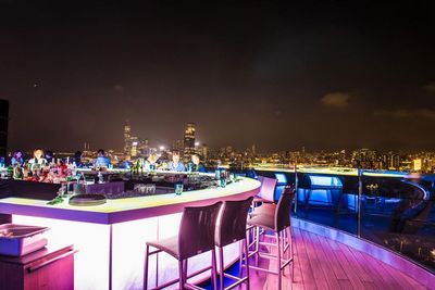 Rooftop-Bar vom Ozone im The Ritz-Carlton