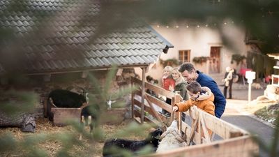Der urige Bergadvent auf der Taser Alm begeistert nicht nur große Weihnachtsmarktfans, sondern auch kleine Gäste