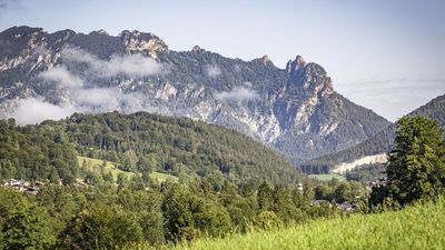 Die drei Rotofen-Türme im Lattengebirge bilden die Silhouette der „Schlafenden Hexe“ bei Bad Reichenhall
