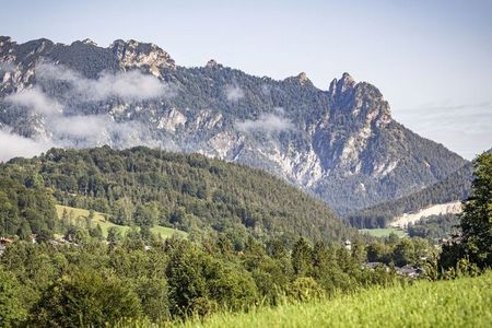 Die drei Rotofen-Türme im Lattengebirge bilden die Silhouette der „Schlafenden Hexe“ bei Bad Reichenhall