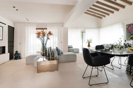 Modernes Design und eine luxuriöse Ausstattung erwarten Gäste der Villa Riviera auf Mallorca