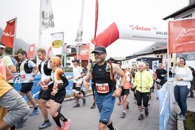 Der Montafon Arlberg Marathon führt 2024 wieder andersherum, somit heißt der Zielort St. Anton am Arlberg