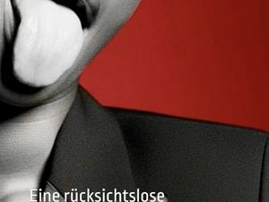 Der namenlose Protagonist, ein Journalist, begibt sich in die Entwicklungshilfe nach Norduganda Der namenlose Protagonist, ein Journalist, begibt sich in die Entwicklungshilfe nach Norduganda