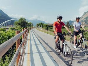 Gäste des Hotel Campingpark Steiner in Leifers profitieren von der Nähe zum Etschradweg und zahlreichen Bike-Services Gäste des Hotel Campingpark Steiner in Leifers profitieren von der Nähe zum Etschradweg und zahlreichen Bike-Services