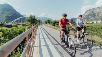 Gäste des Hotel Campingpark Steiner in Leifers profitieren von der Nähe zum Etschradweg und zahlreichen Bike-Services