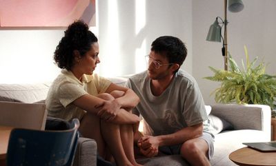 Jeromes alte Jugendliebe Marlene Seidl (Haley Louise Jones) und Jerome (Jannis Niewöhner) beim Seitensprung