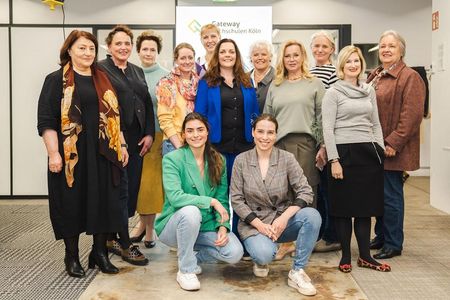 Gruppenbild mit Damen: Unternehmerinnen zu Besuch an der Gateway TH Köln
