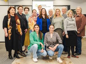 Gruppenbild mit Damen: Unternehmerinnen zu Besuch an der Gateway TH Köln Gruppenbild mit Damen: Unternehmerinnen zu Besuch an der Gateway TH Köln