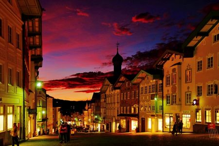 Die traditionelle Marktstraße in Bad Tölz ist ein beliebtes Fotomotiv