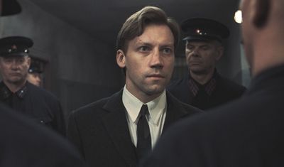In den Katakomben der Macht: Der junge Staatsanwalt Alexander Kornjew (Alexander Kusnetzow) wird durch das Gefängnis-Labyrinth geführt, um einen Gefangenen zu besuchen