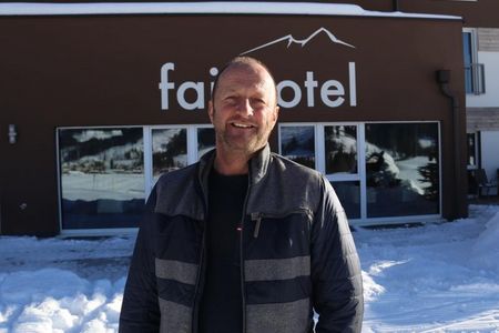 Voller Tatendrang: Hans Eder, der im November 2013 das 1. Passiv-Energie-Hotel Tirols eröffnete