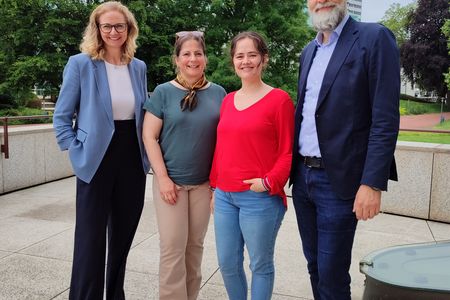 Kindern Theater- und Konzertbesuch