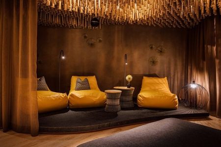 In den speziell eingerichteten Ruheräumen der Ayurveda-Abteilung im österreichischen Hotel Jungbrunn entspannen Fans der indischen Heilkunst 