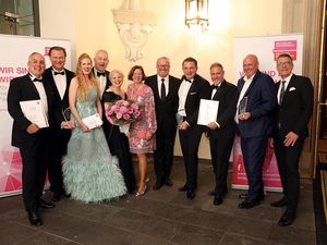 DIE FAMILIENUNTERNEHMER feierten eine große Gala auf Schloss Bensberg DIE FAMILIENUNTERNEHMER feierten eine große Gala auf Schloss Bensberg