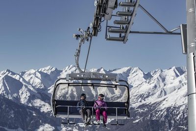 Im größten Skigebiet Osttirols, dem Großglockner Resort Kals-Matrei blicken Wintersportler auf 60 Dreitausender